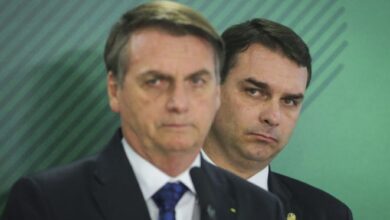 Bolsonaro sabia de espionagem de auditores para proteger Flávio no caso das ‘rachadinhas’, diz PF