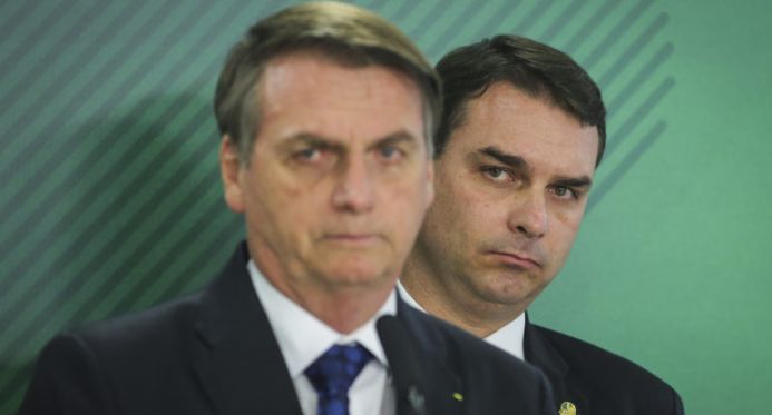 Bolsonaro sabia de espionagem de auditores para proteger Flávio no caso das ‘rachadinhas’, diz PF