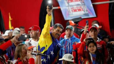 Conselho eleitoral declara Maduro reeleito com 51,21% dos votos