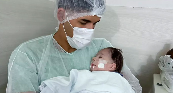 Filho do cantor Zé Vaqueiro morre aos 11 meses; bebê sofria de síndrome rara