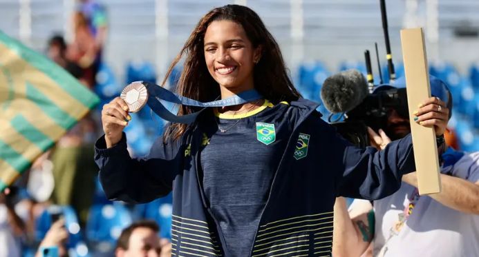 Paris 2024: Rayssa Leal ultrapassa Neymar em ranking e Brasil encerra domingo com 3 medalhas