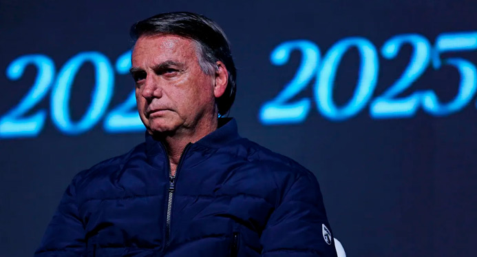 Polícia Federal diz que Bolsonaro liderou esquema de desvio de joias
