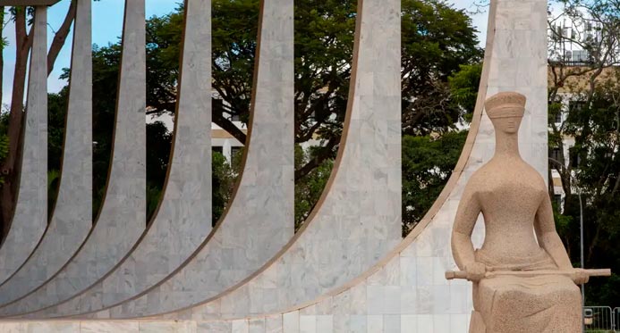 STF envia ao Legislativo decisão que descriminalizou porte de maconha