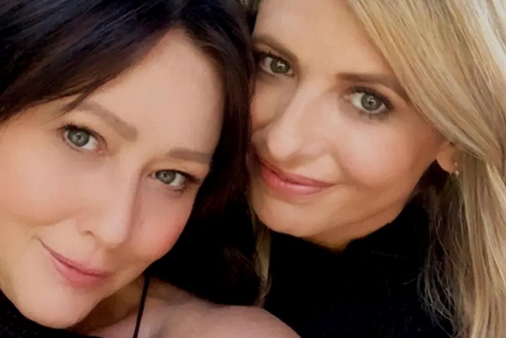 Sarah Michelle Gellar pede que homenageiem Shannen Doherty com amor pelos animais