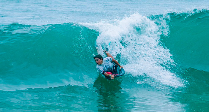 Segunda etapa do Circuito Estadual de Bodyboarding agita as ondas de Guarapari