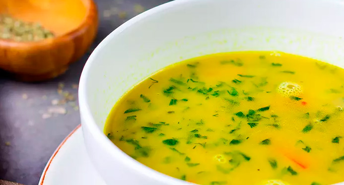 Sopa aumenta a imunidade? Nutricionista indica boas combinações