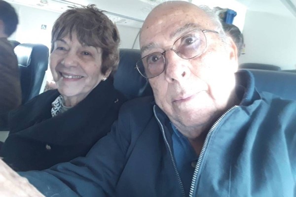 Casal de idosos morreu junto: foto de dentro de avião da Voepass minutos antes de cair é divulgada