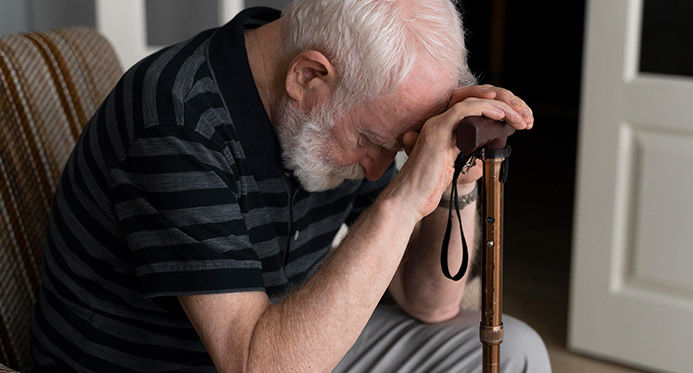 Depressão em idosos: Especialista mostra sinais de alerta da doença