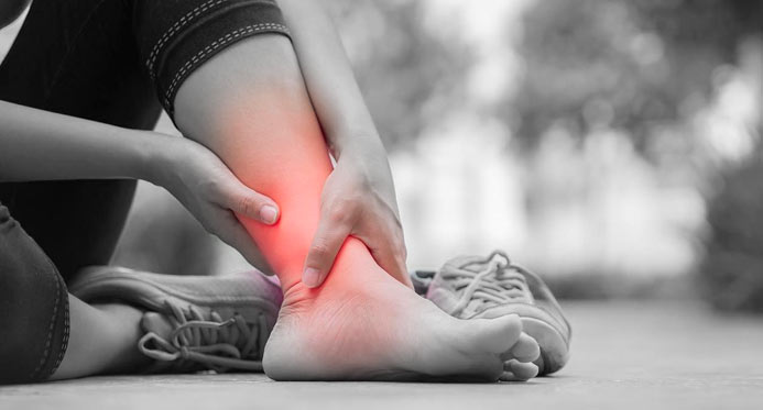 Entorse de tornozelo é a lesão mais frequente em atletas, alerta especialista