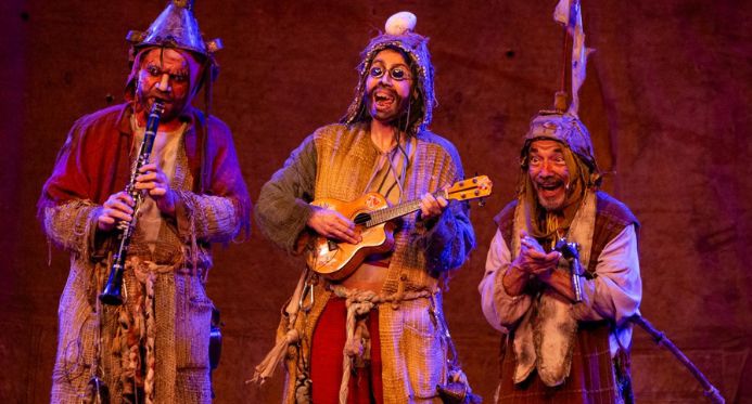 Grupo Galpão leva teatro e música a Linhares com espetáculos gratuitos e oficinas culturais