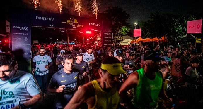 Maratona de Vitória reúne cinco mil atletas neste domingo (25)