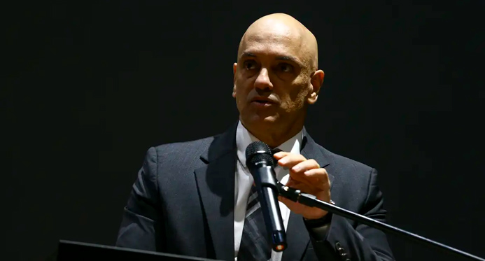 Mensagens apontam que Moraes usou TSE para investigar bolsonaristas, diz jornal