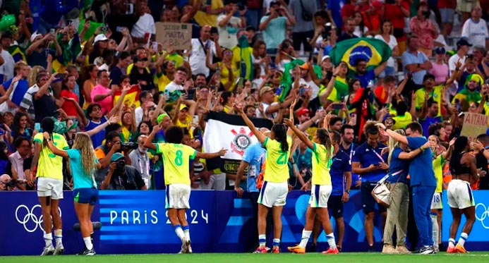 Olimpíada: Brasil atropela campeã mundial Espanha e vai à final do futebol feminino