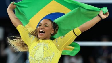 Paris 2024: Rebeca Andrade brilha e conquista prata no individual geral da ginástica