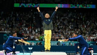 Rebeca Andrade supera Biles, é ouro no solo e se torna maior medalhista Olímpica do Brasil