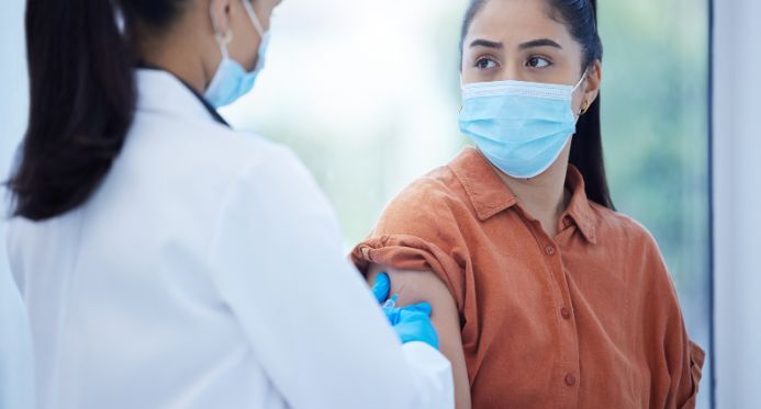 Apenas 25% dos adolescentes no ES receberam a segunda dose da vacina contra a dengue