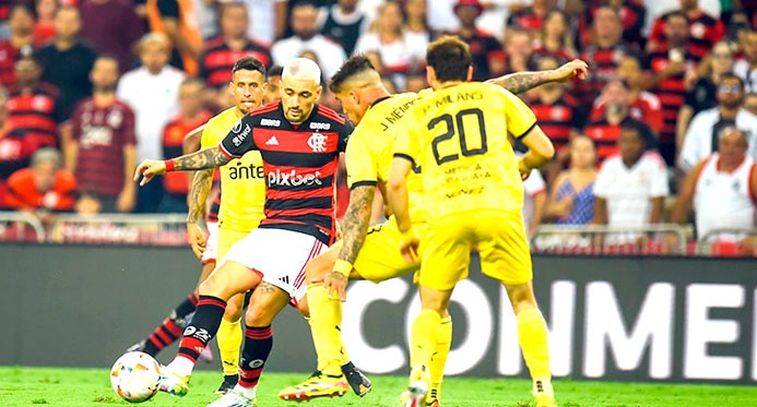 Flamengo joga mal e perde para o Peñarol na ida das quartas da Libertadores