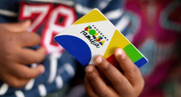 Governo deve proibir cartão do Bolsa Família para apostas online após pedido de urgência de Lula