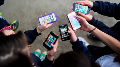 Governo prepara medida que proíbe o uso de celulares em escolas