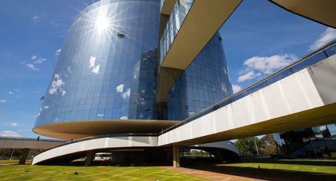 PGR envia ao STF parecer favorável ao desbloqueio do X no Brasil