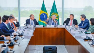 “Tem muita gente gastando o que não tem", alerta Lula sobre bets