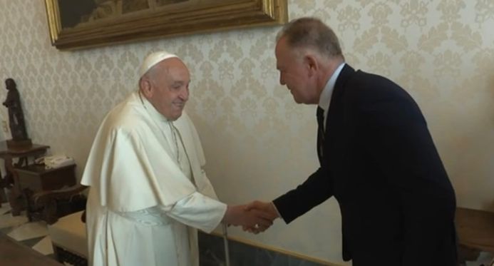 Casagrande é recebido pelo Papa Francisco, no Vaticano