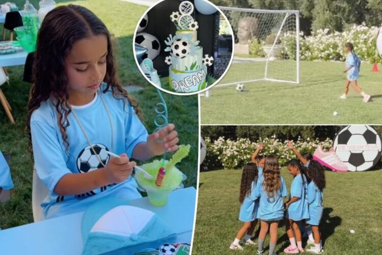 Dream Kardashian faz 8 anos com festa de futebol organizada por Khloé
