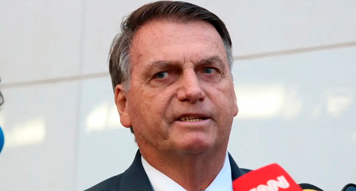 “Estou vivo e o candidato sou eu”, diz Bolsonaro sobre eleições de 2026