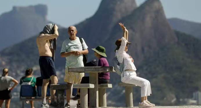Expectativa de vida do brasileiro sobe para 76,4 anos, segundo IBGE