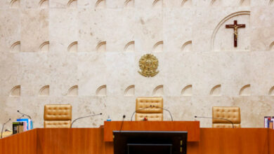 Maioria do STF vota por manter símbolos religiosos em órgãos públicos