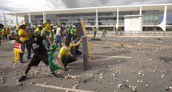 PT pede arquivamento de PL que anistia condenados pelo 8/1