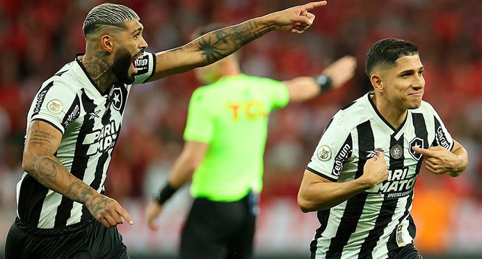 Após vitórias de Botafogo e Palmeiras, veja chances de título do Brasileirão