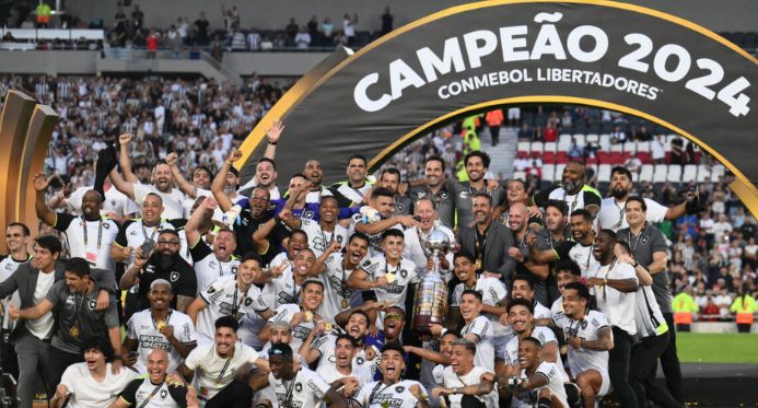 Botafogo faz história e conquista a Libertadores pela primeira vez, vencendo o Atlético-MG por 3 a 1