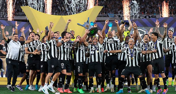 Botafogo vence São Paulo e conquista o Campeonato Brasileiro após 29 anos