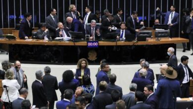 Câmara aprova urgência para corte de gastos e governo promete negociar