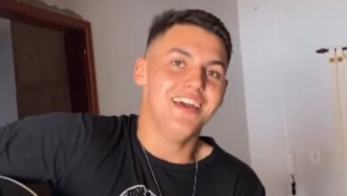 Cantor sertanejo perde a vida em grave acidente; o carro bateu em uma árvore e pegou fogo