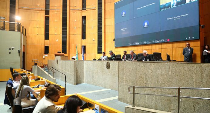 Comissão da Ales aprova orçamento de R$ 30 bilhões para o Espírito Santo em 2025