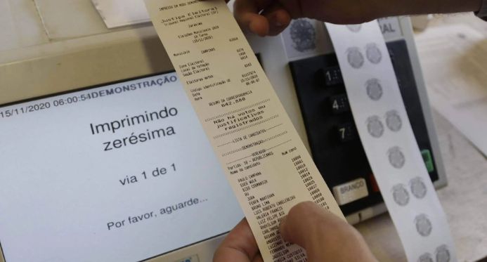 Comissão da Câmara aprova projeto que retoma voto impresso e permite recontagem de cédulas