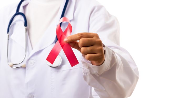Dezembro Vermelho: Ação reforça acolhimento e sigilo no combate ao HIV no Espírito Santo