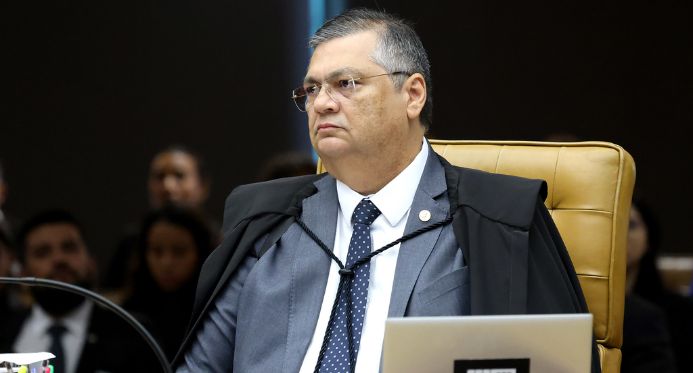Dino libera retomada do pagamento de emendas parlamentares suspensas