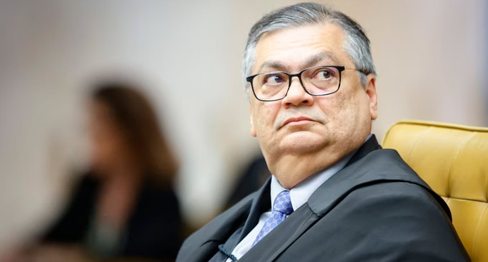 Dino suspende pagamento de R$ 4,2 bilhões em emendas