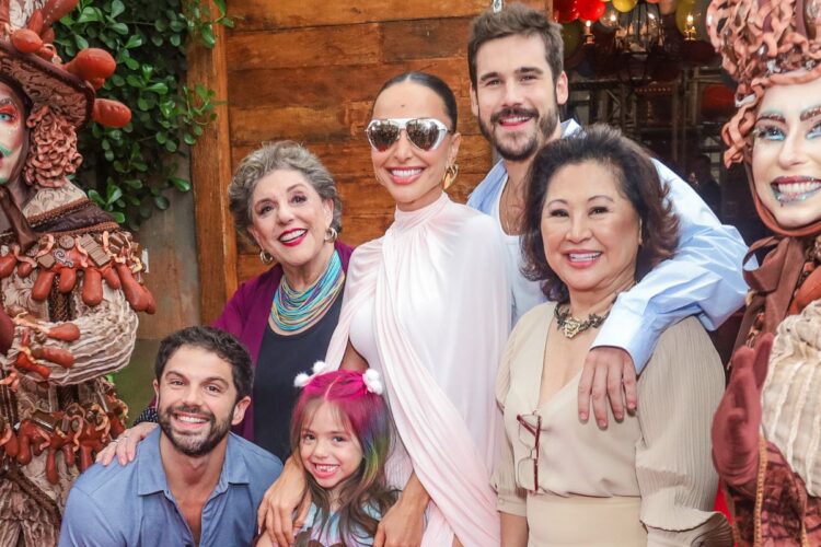 Filha caçula de Ticiane Pinheiro e Cesar Tralli se esbalda em festa de Zoe - OFuxico