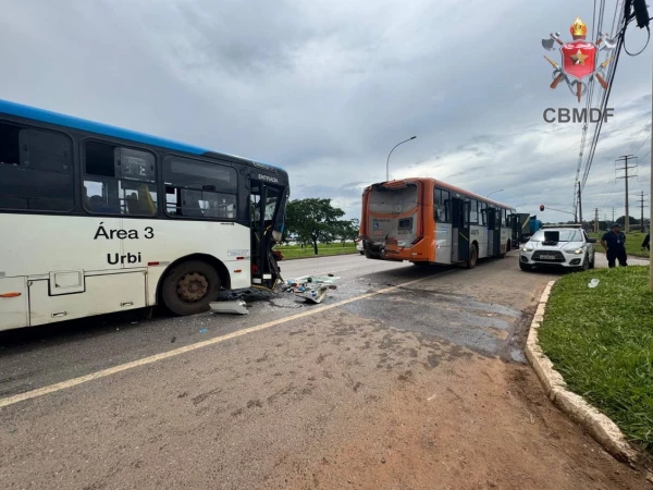 Fotos: engavetamento envolvendo três ônibus deixa várias vítimas, inclusive uma criança