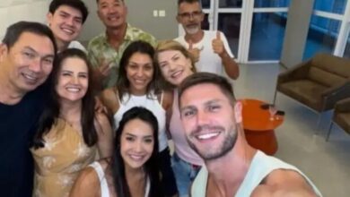 Jonas Sulzbach, a namorada e a família dela