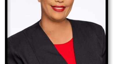 Ministra da Educação de Trindade e Tobago falece carbonizada, com os dois filhos, durante incêndio na casa da família
