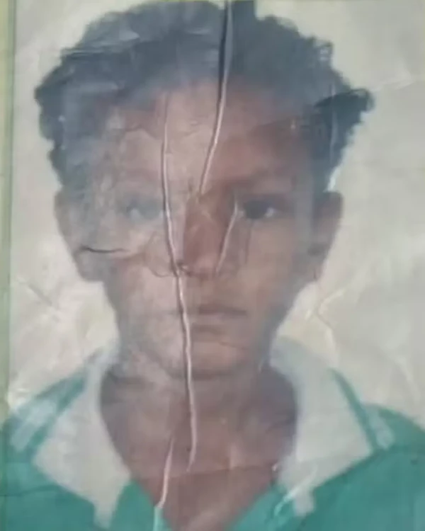 Adolescente de 15 anos perde a vida após comer manga e macarrão instantâneo; suspeita é de envenenamento