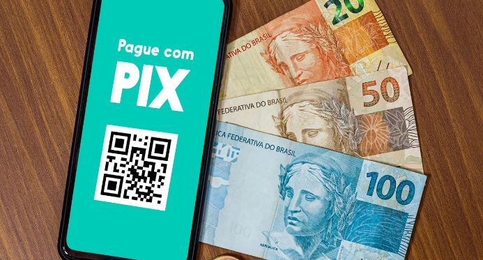 Após onda de fake news, governo recua e revoga norma sobre fiscalização do Pix