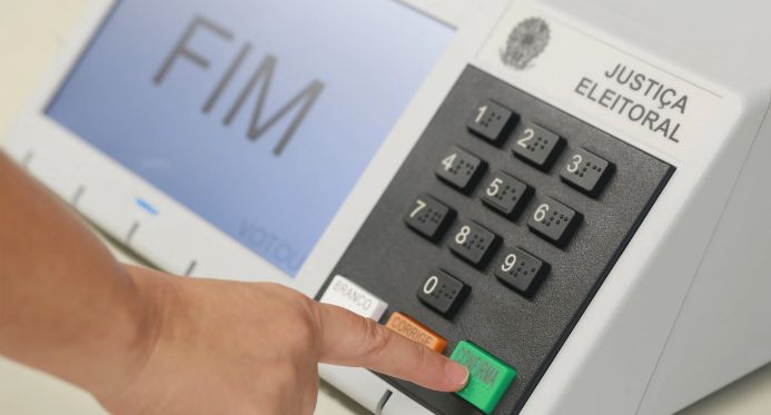 Eleitores que não votaram devem justificar ausência até 7 de janeiro