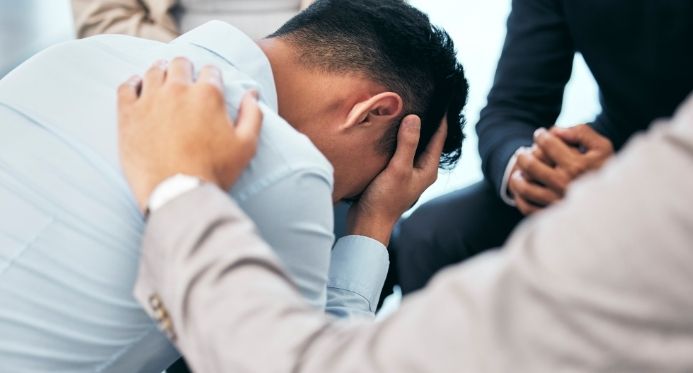 Empresas têm até maio para adotar plano de saúde mental para os trabalhadores