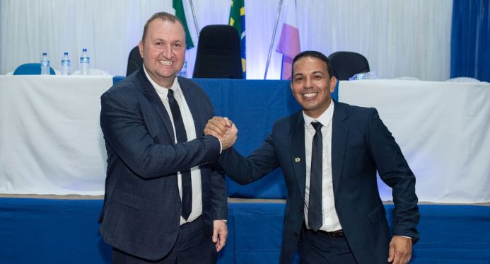 Fernando Camiletti toma posse em Sooretama e inaugura nova gestão
